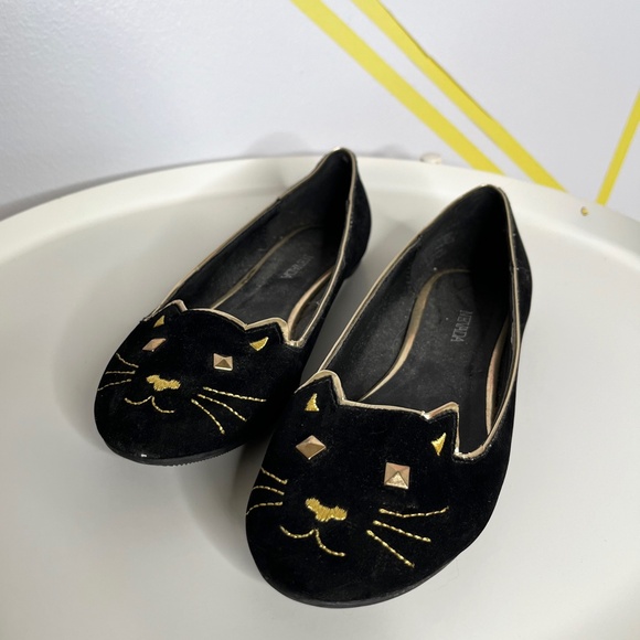 Black Cat Flats - Picture 2 of 3